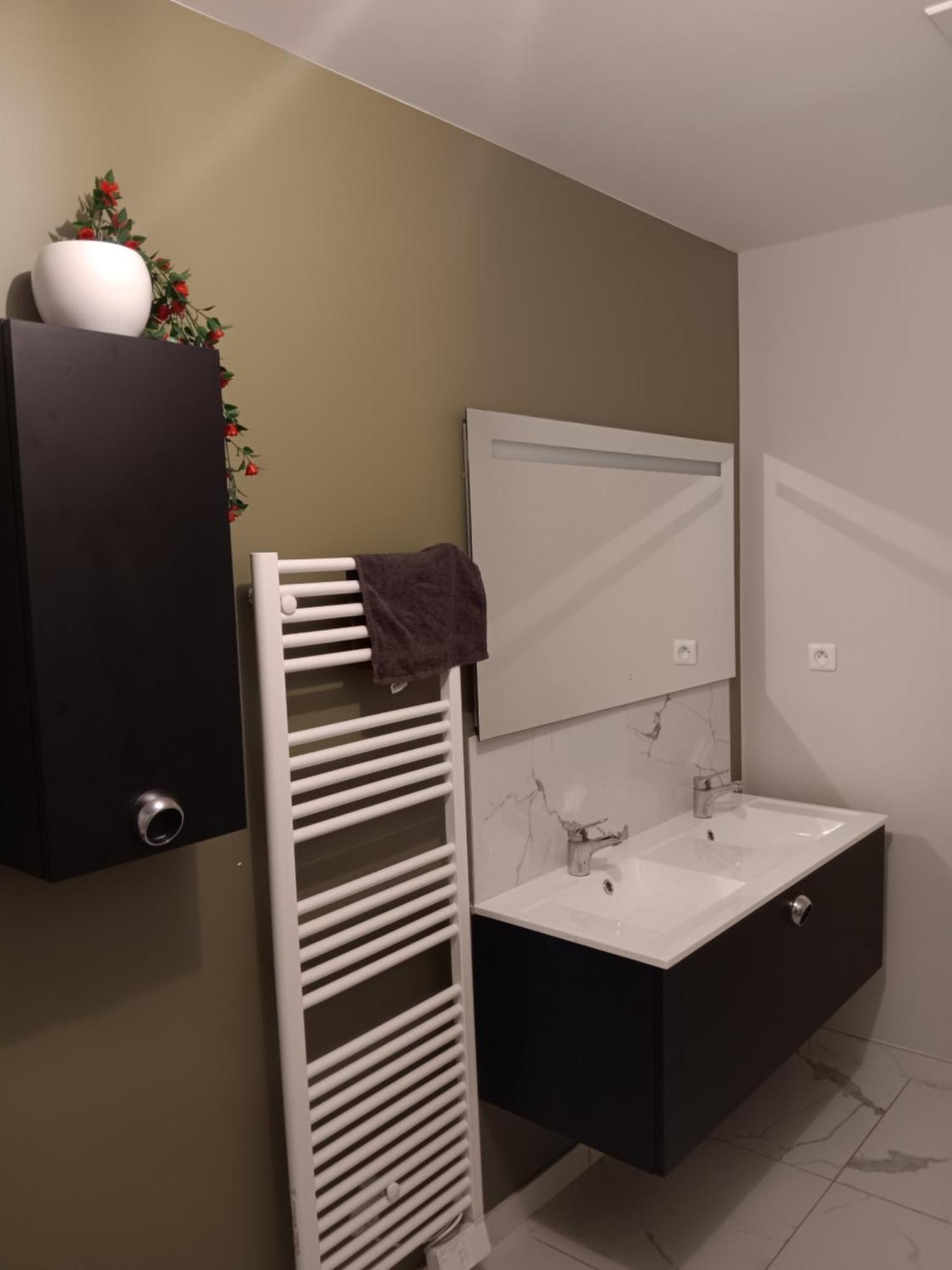 Charmes  Chambre Privee Dans Une Maison Familiale المظهر الخارجي الصورة
